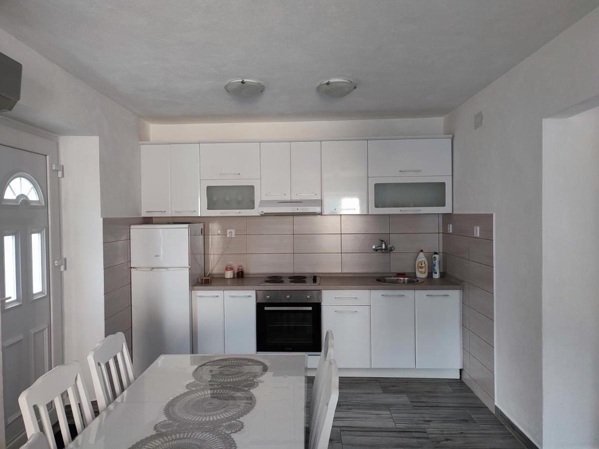Apartment Rosic بيراتس المظهر الخارجي الصورة